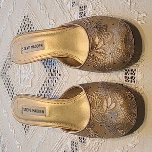 Steve Madden Vilaa Champagne fabric